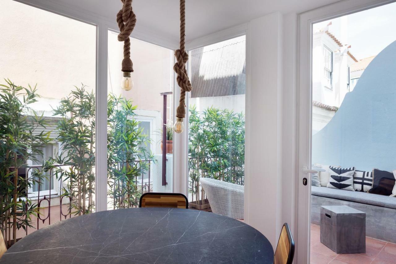 Renovated Charming Apartment With Terrace In Lapa Lisboa Exterior foto