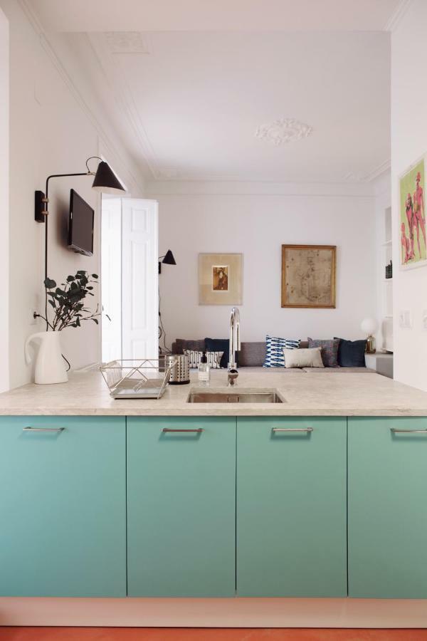 Renovated Charming Apartment With Terrace In Lapa Lisboa Exterior foto