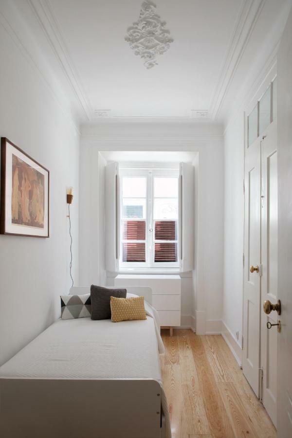 Renovated Charming Apartment With Terrace In Lapa Lisboa Exterior foto